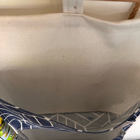 Overdoor hanging storage - Picture 4 of 5